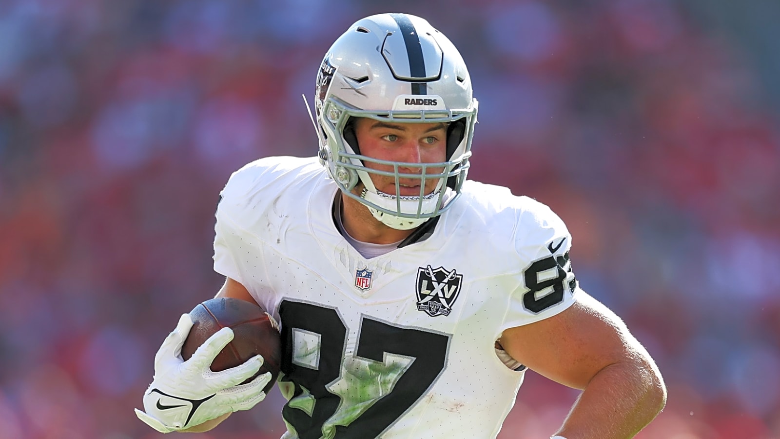 Why TE Michael Mayer could be a big asset for the Raiders in 2025
