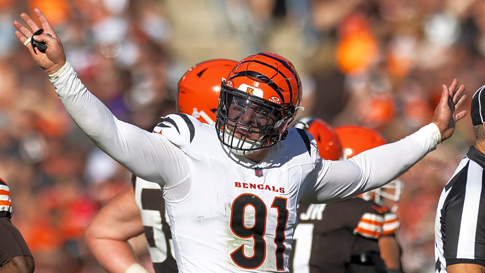 Bengals' Trey Hendrickson makes stunning decision amid holdout