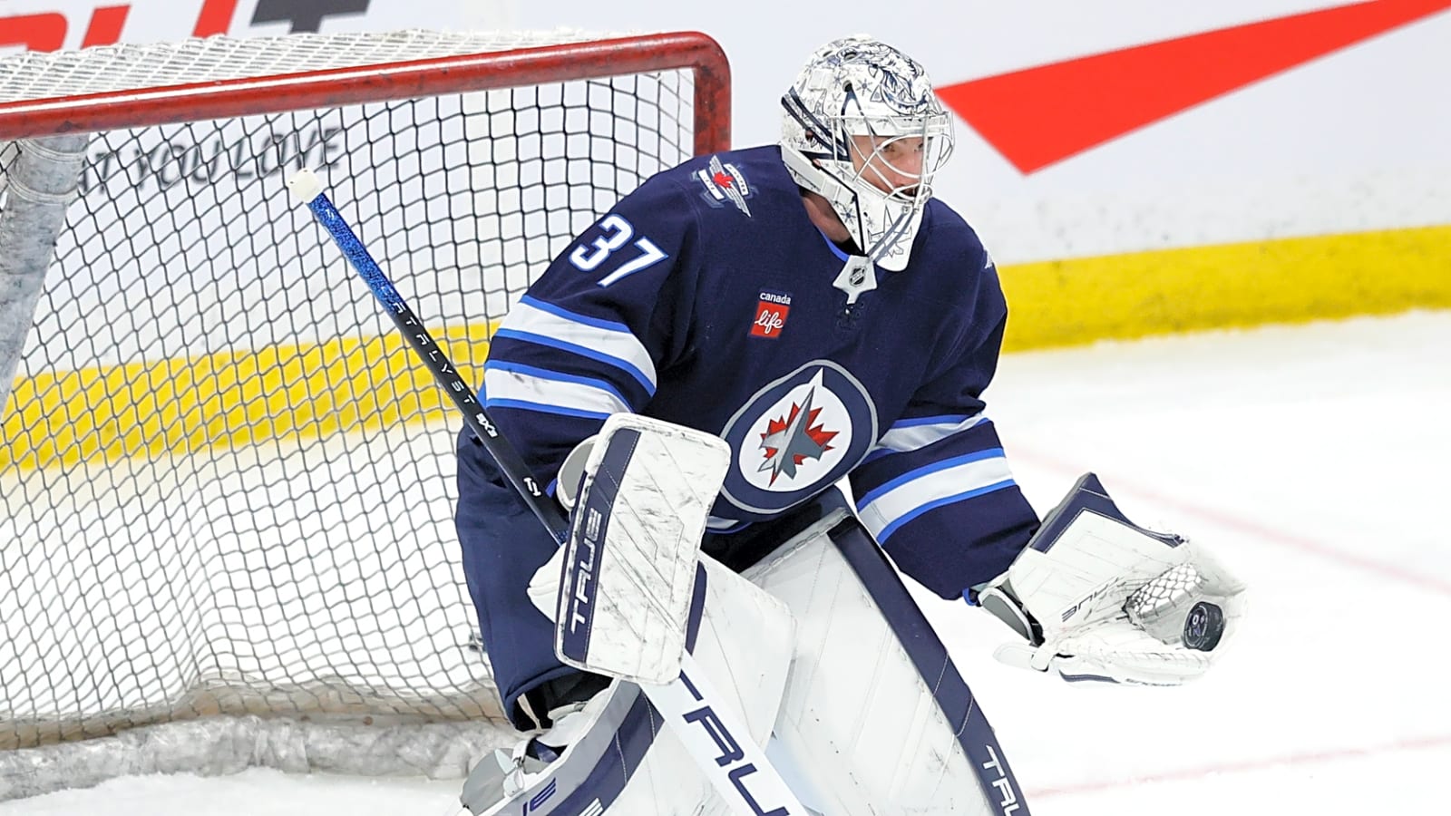 Jets’ Hellebuyck Wins Second-Straight William M. Jennings Trophy