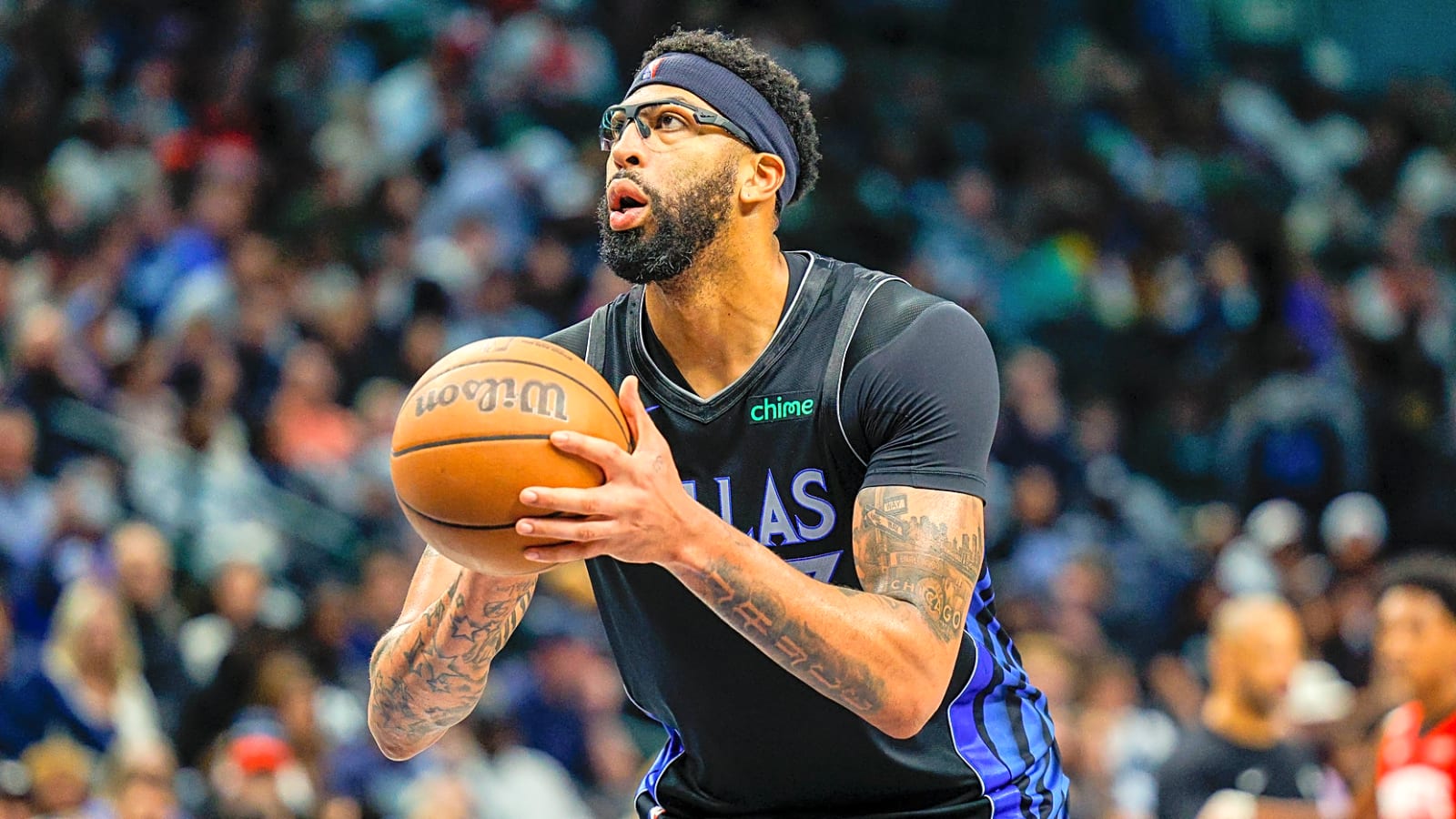 Anthony Davis linked to 3 teams in trade talks