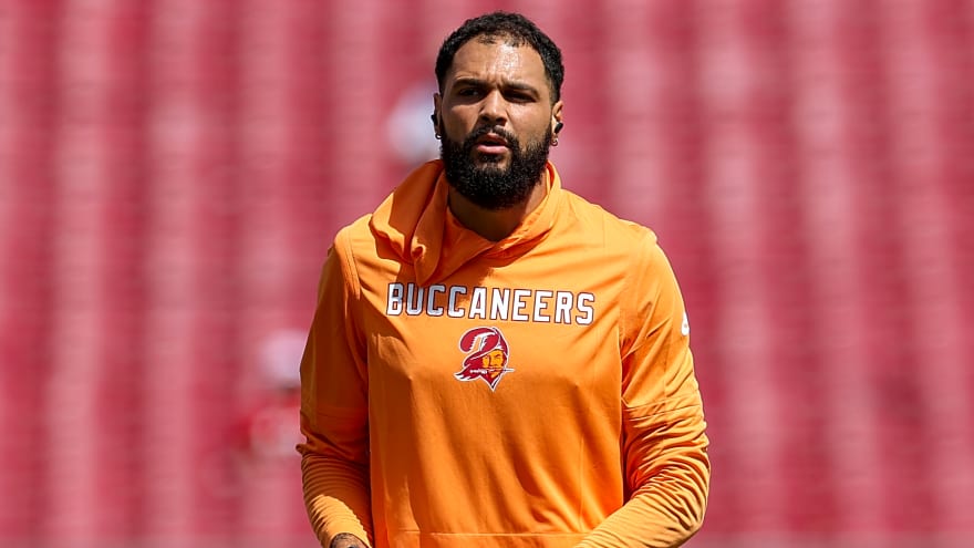 Bucs Promote OL, Sign WR, Place Mike Evans On Injured Reserve