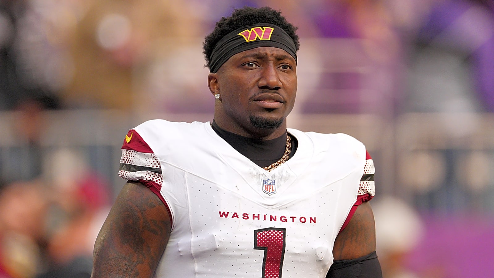 Deebo Samuel takes a Cowboys defender's helmet off with ruthless trucking