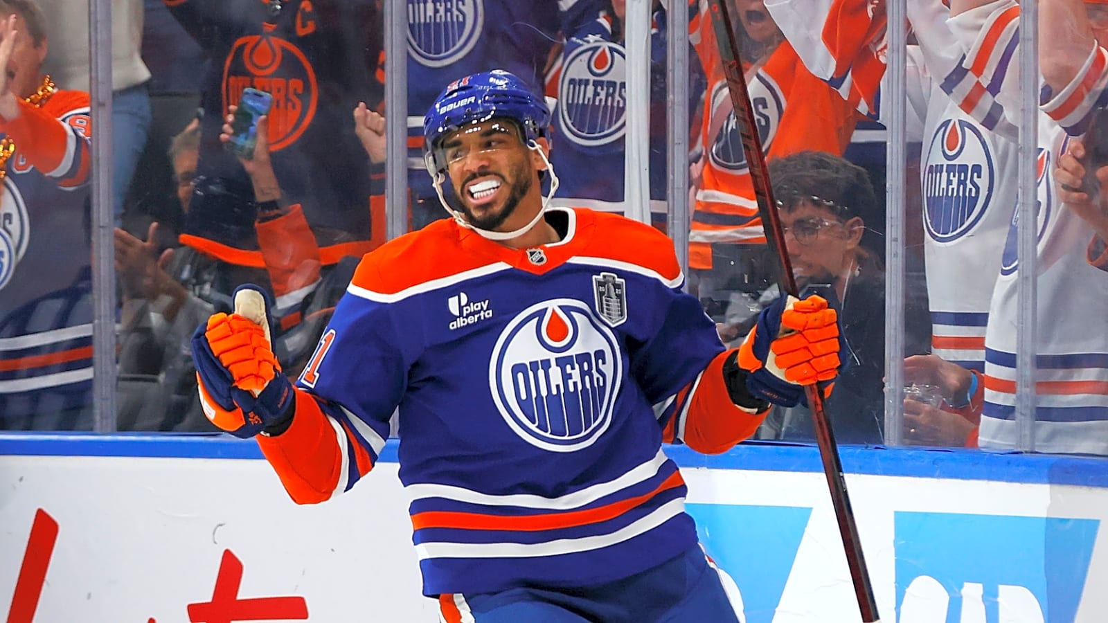 Edmonton Oilers Trade Evander Kane to Rival Canadian Team