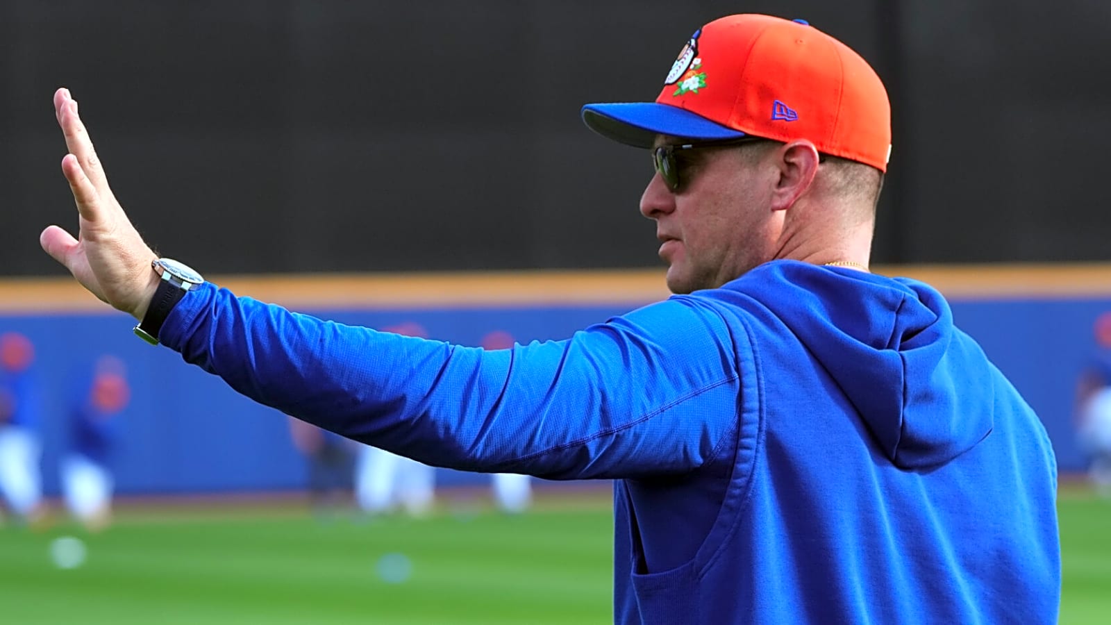 Mets introduce new dugout-assisted pitching strategy