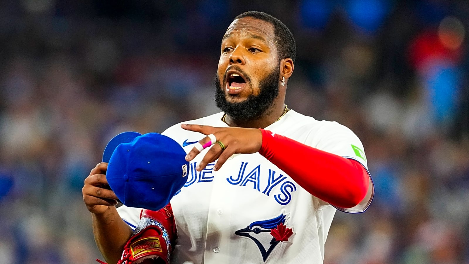 Blue Jays' Vladimir Guerrero Jr. injured in Yankees' botched play