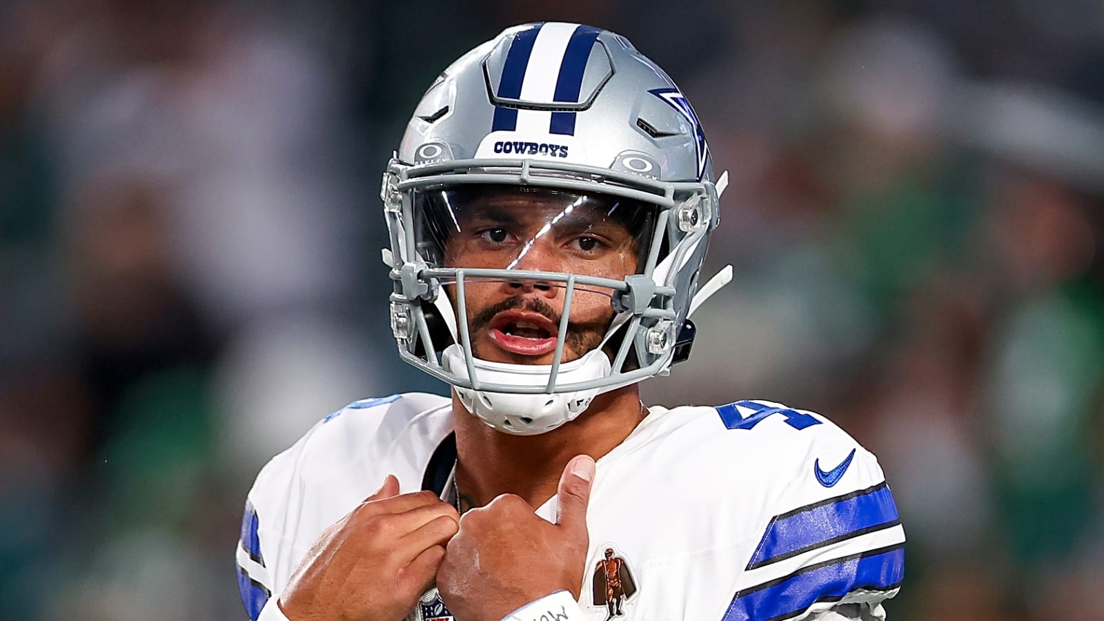 Dak Prescott spit in Eagles' direction before Jalen Carter spit