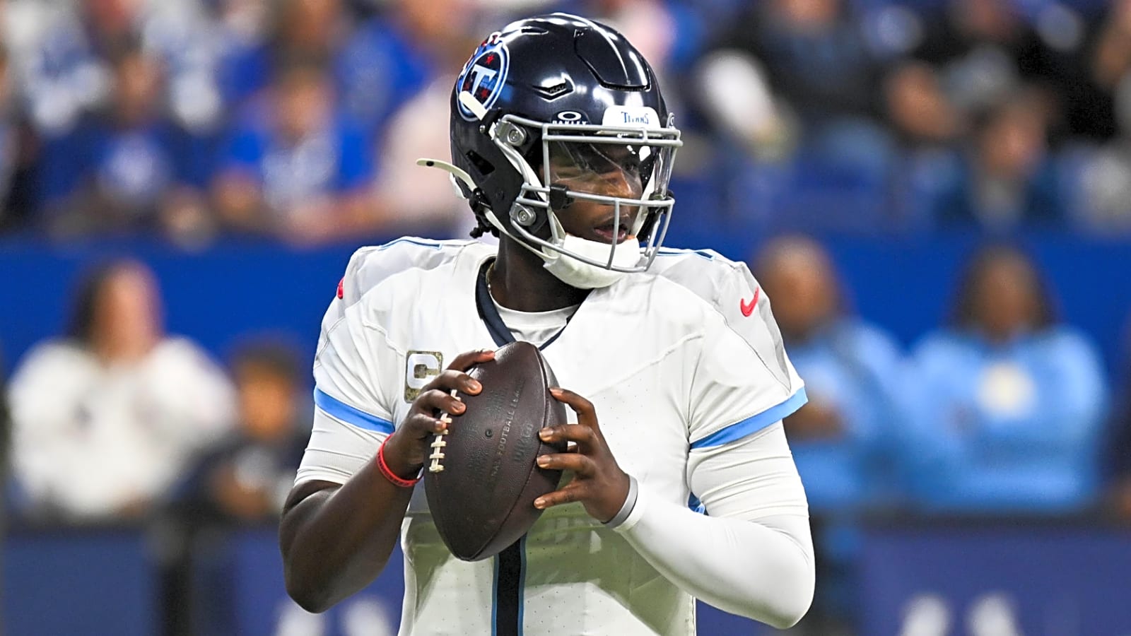 Cam Ward appears to angrily call out Titans coach on sideline