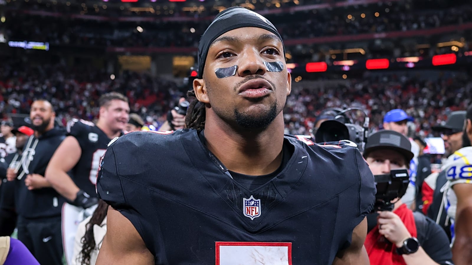 Falcons should show record-breaking RB Bijan Robinson the money after 2025 season