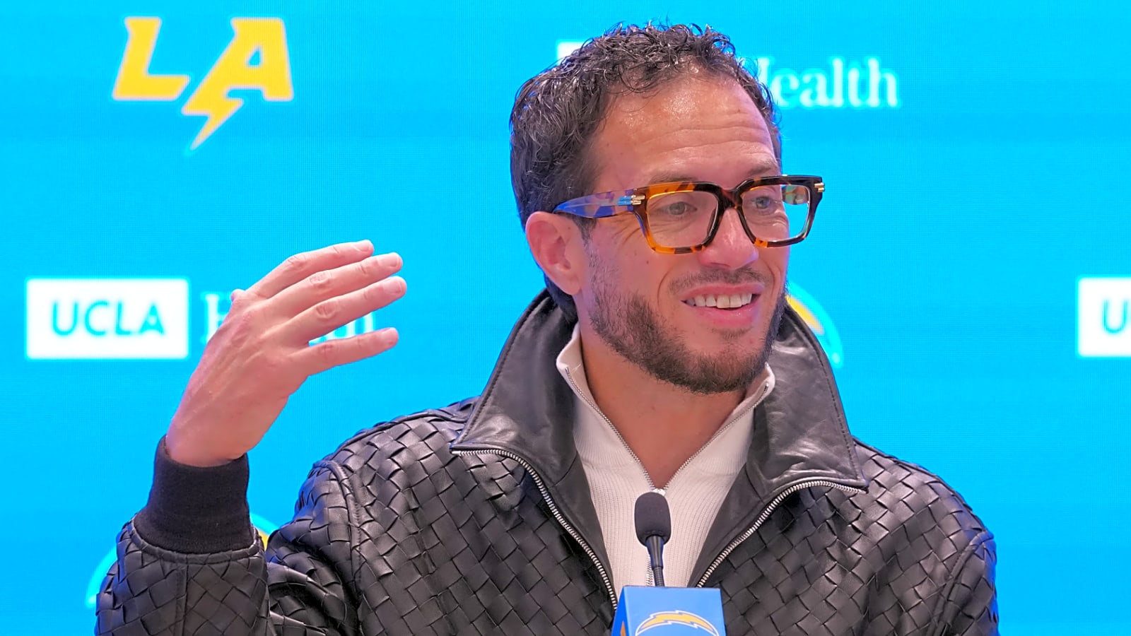 New Chargers OC Mike McDaniel explains his plan for QB Justin Herbert