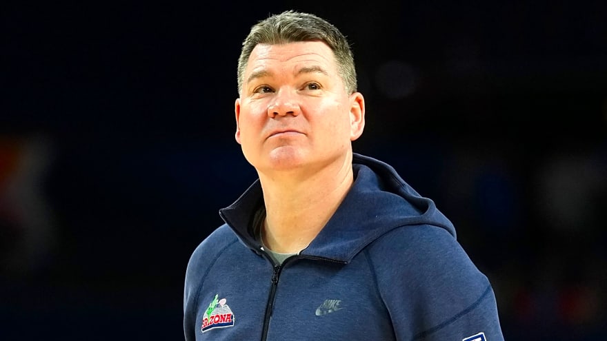 Arizona HC Tommy Lloyd signs new five-year contract extension