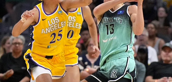 The First WNBA Game was Between the New York Liberty and LA Sparks