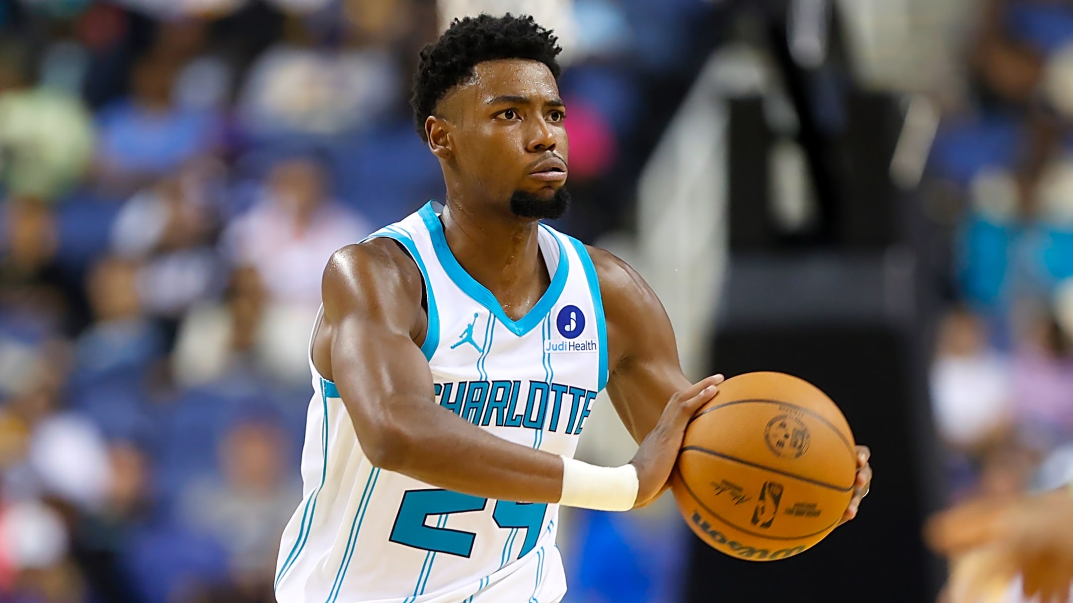 Hornets lose key starter in 11th straight loss to 76ers