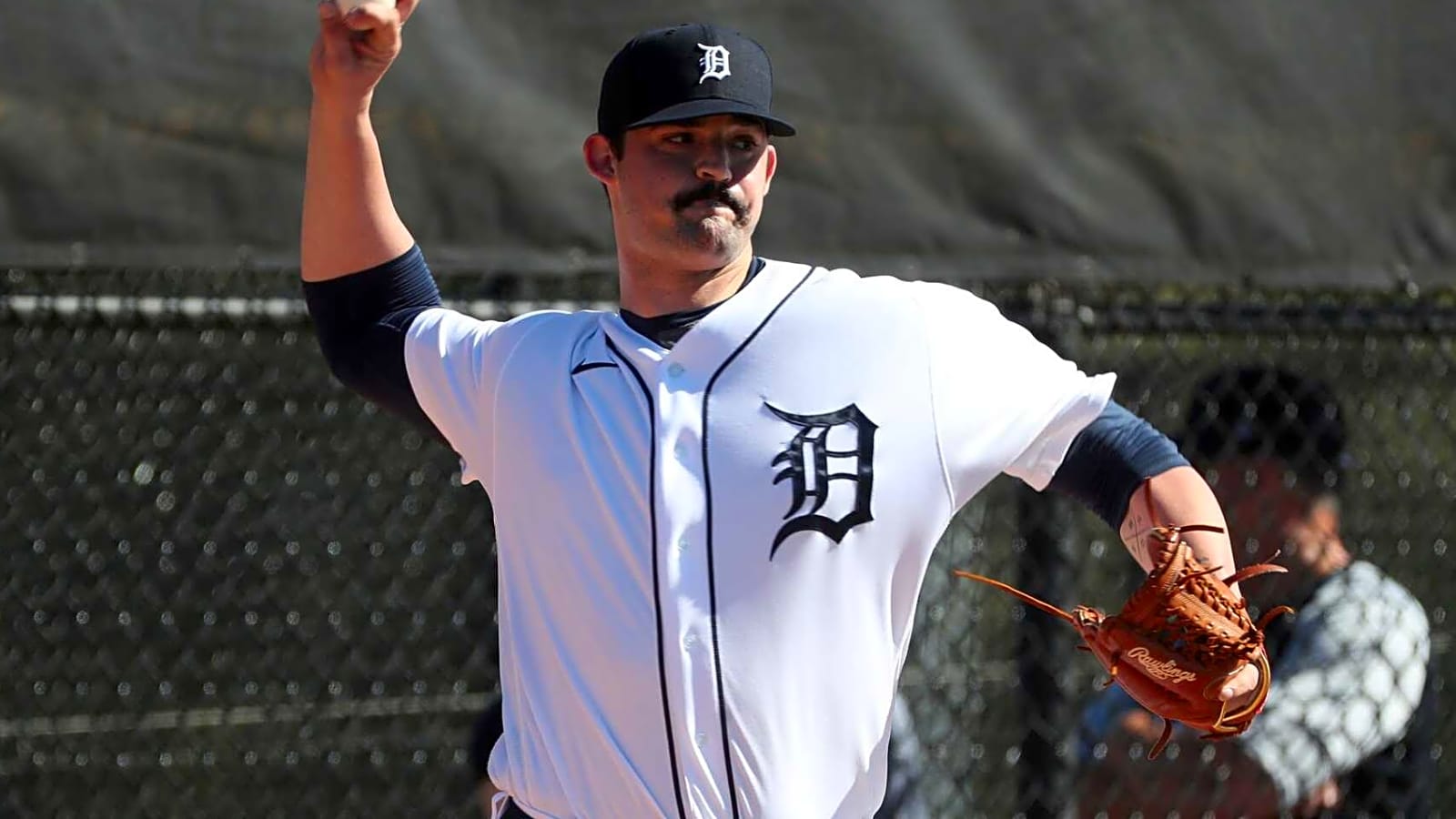 RJ Petit Undergoes Tommy John Surgery