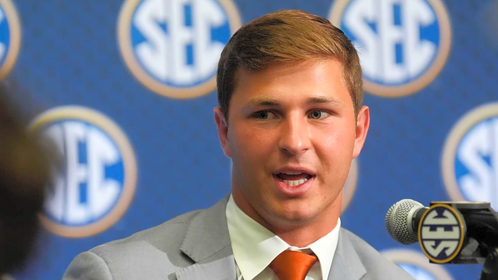 Texas player honors flood victims at SEC Media Days