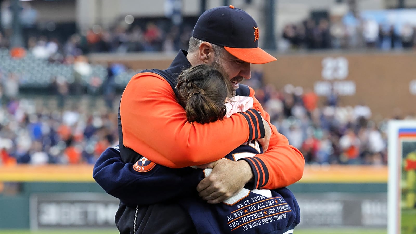 Justin Verlander shares emotional moment during final start