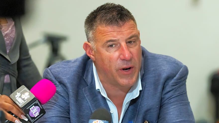 Reporter shares if NFL could discipline Mike Vrabel over hotel photos