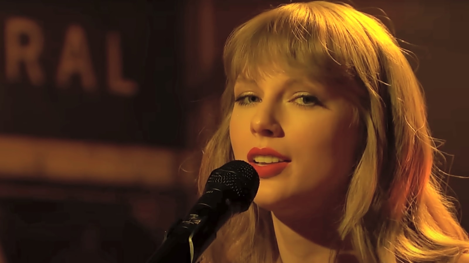 25 captivating live performances you can watch on YouTube right now