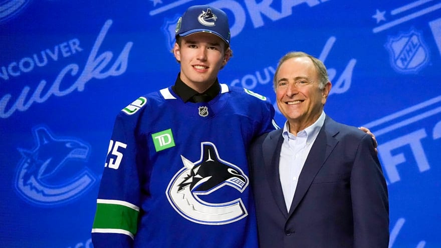Daniel Gee: Breaking down new Canucks prospect Braeden Cootes’ game (with video)