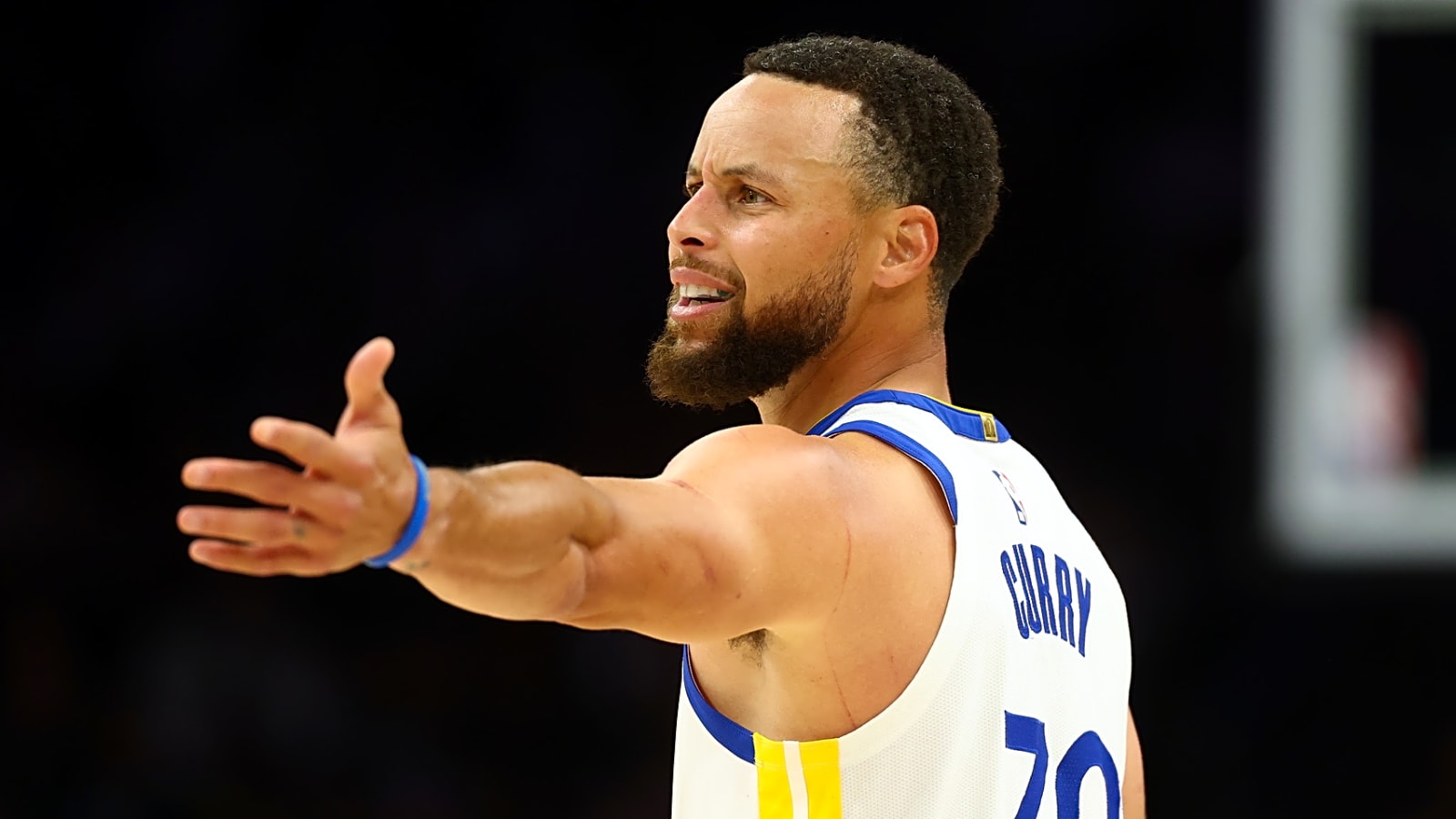 Stephen Curry sends message to Warriors with contract extension