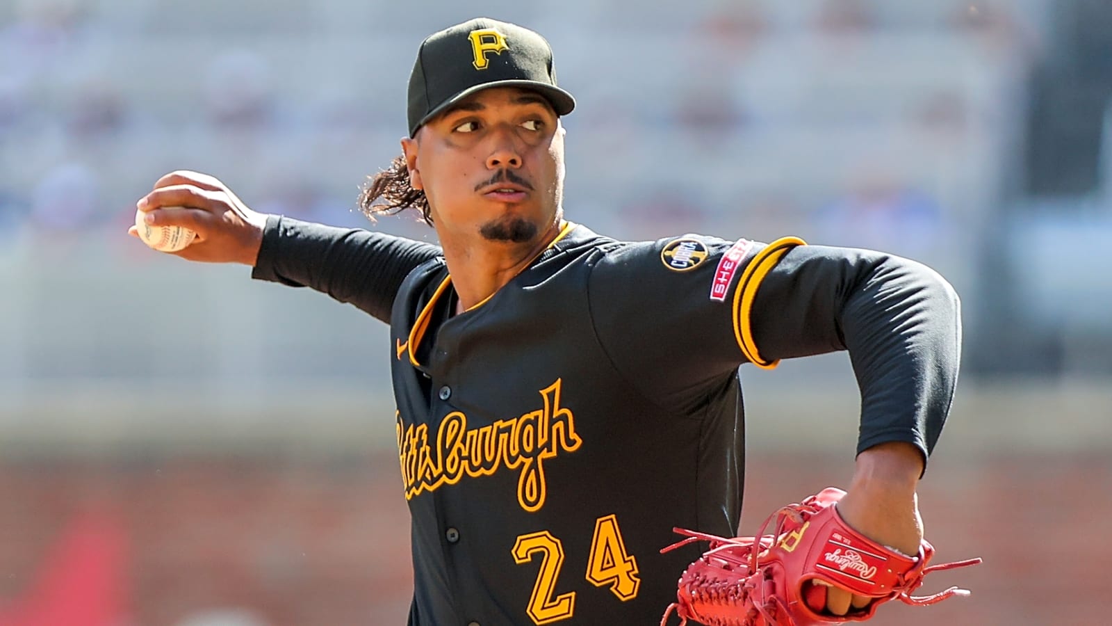 Red Sox, Pirates swap Johan Oviedo, Jhostynxon Garcia in five-player trade