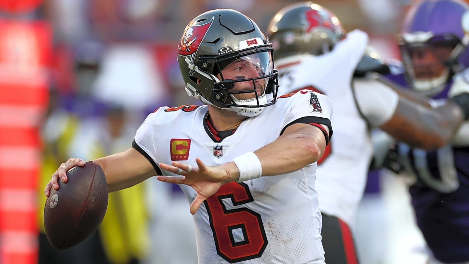 Mayfield seemingly disagrees with Bucs' timeline for return from injury