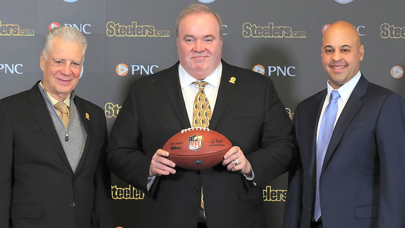 Steelers not intrigued by signing veteran QB: 'Mobility is important'