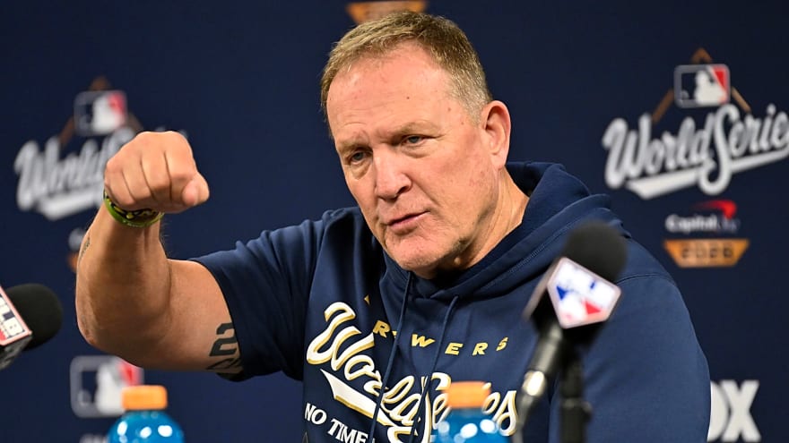 Brewers' Game 4 loss prevents them from matching postseason record co-owned by Yankees, White Sox
