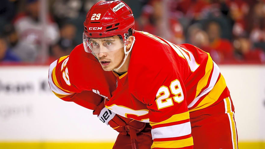 Flames’ Sam Honzek to miss up to six months with upper-body injury