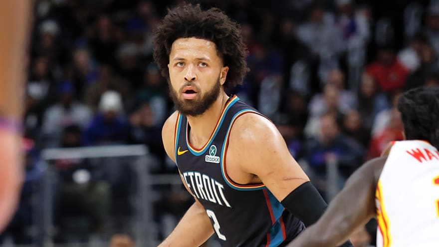 Pistons Edge Hawks In Back-And-Forth Battle, 99-98