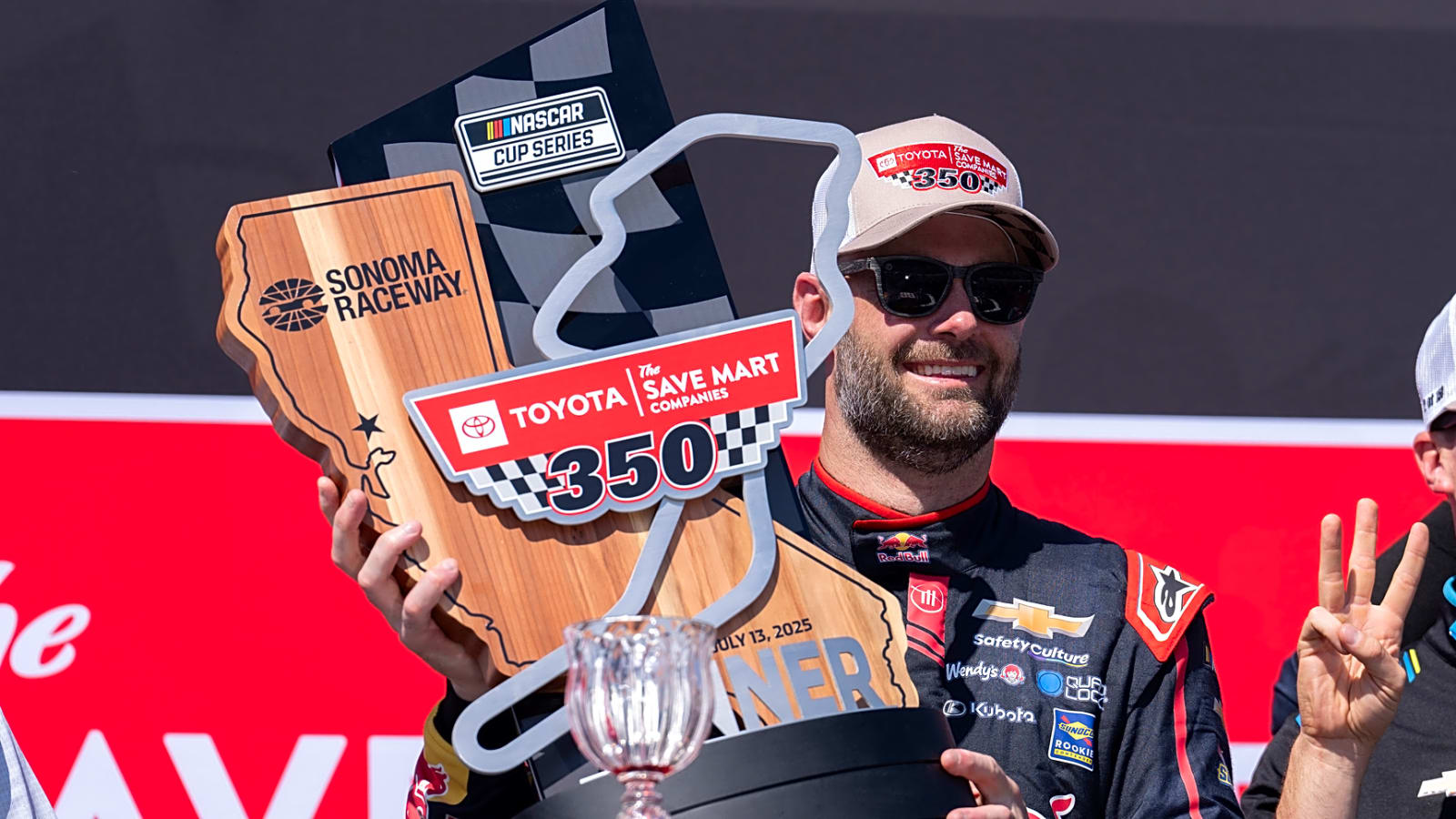Van Gisbergen dominates Sonoma, takes third win of 2025