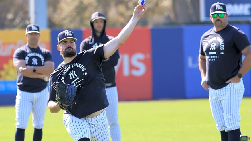  Carlos Rodon takes huge step in elbow surgery recovery on Monday