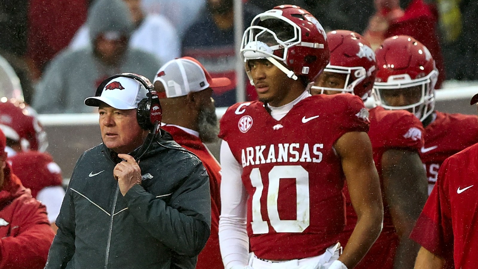 Quarterback carousel results in stagnant offense for Arkansas in loss to Missouri