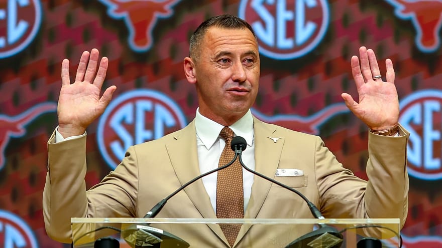 The '2025 AP Preseason top-25 poll' quiz