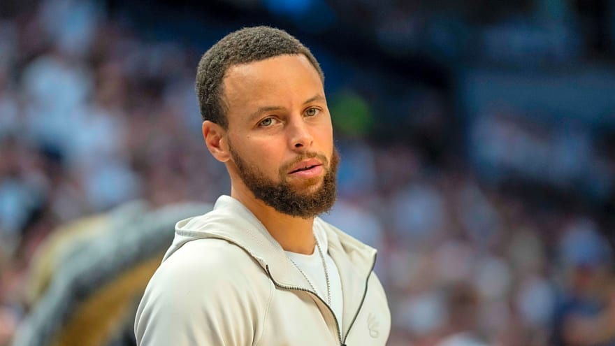 Steph Curry issues six-word response to LeBron James video