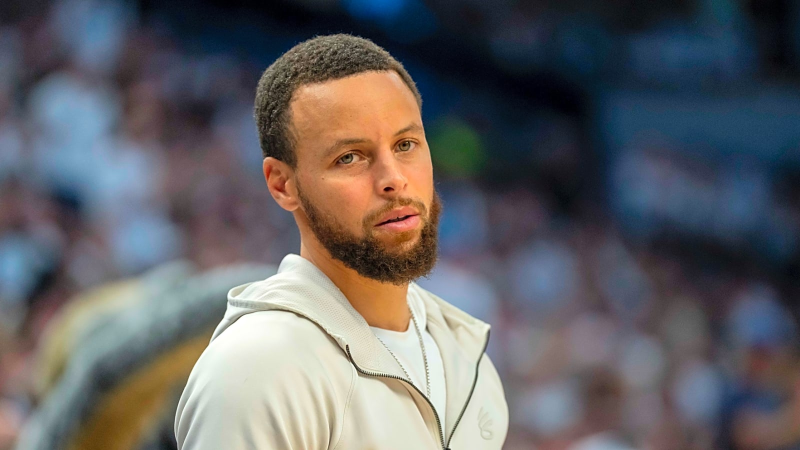 Steph Curry issues six-word response to LeBron James video
