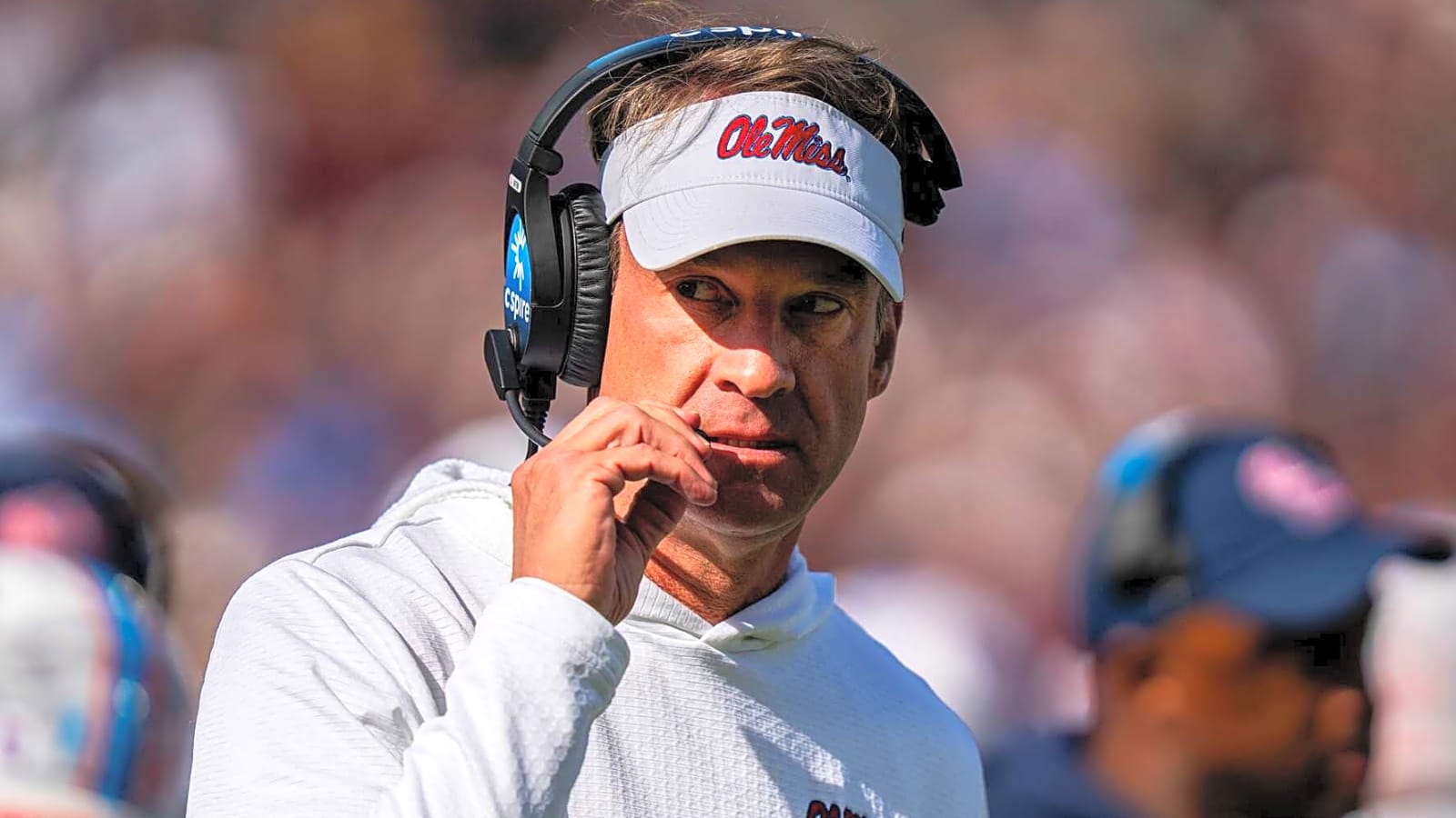 Lane Kiffin doesn't see upcoming decision as a distraction
