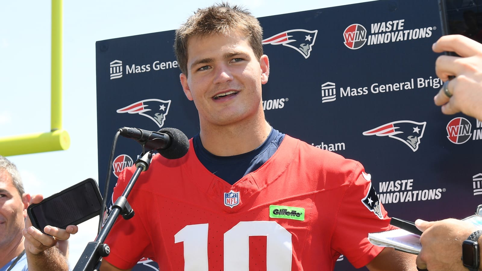 Patriots OC addresses decision to start Drake Maye