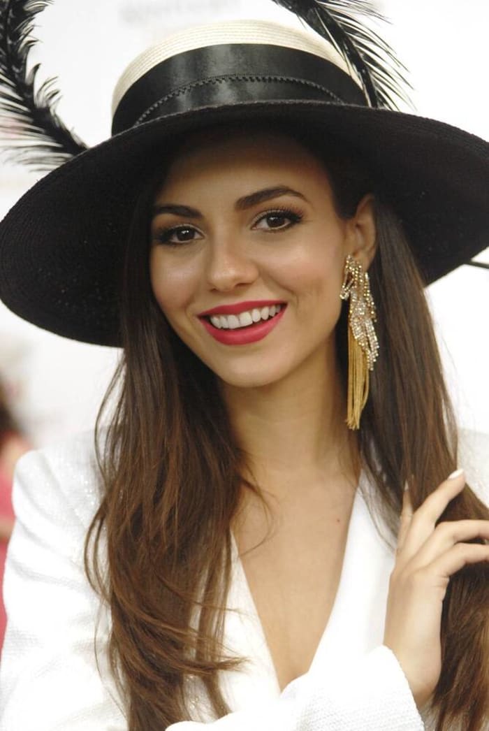 Victoria Justice in 'Silver Bells'