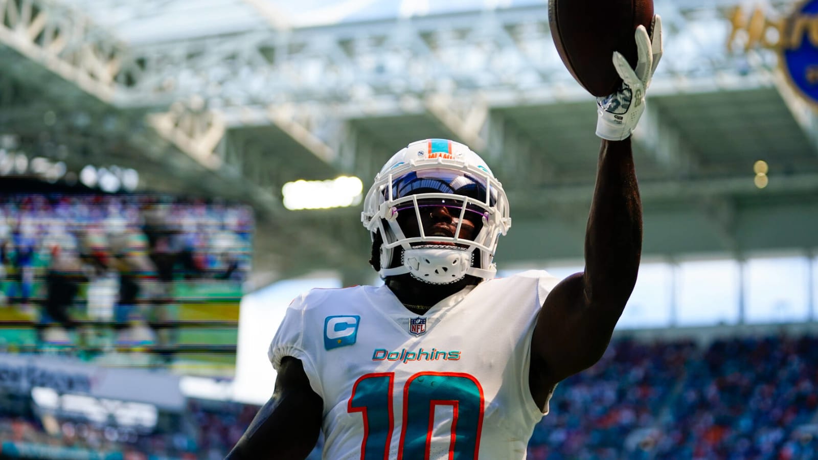 Tyreek Hill had epic reaction to Bradley Chubb trade | Yardbarker