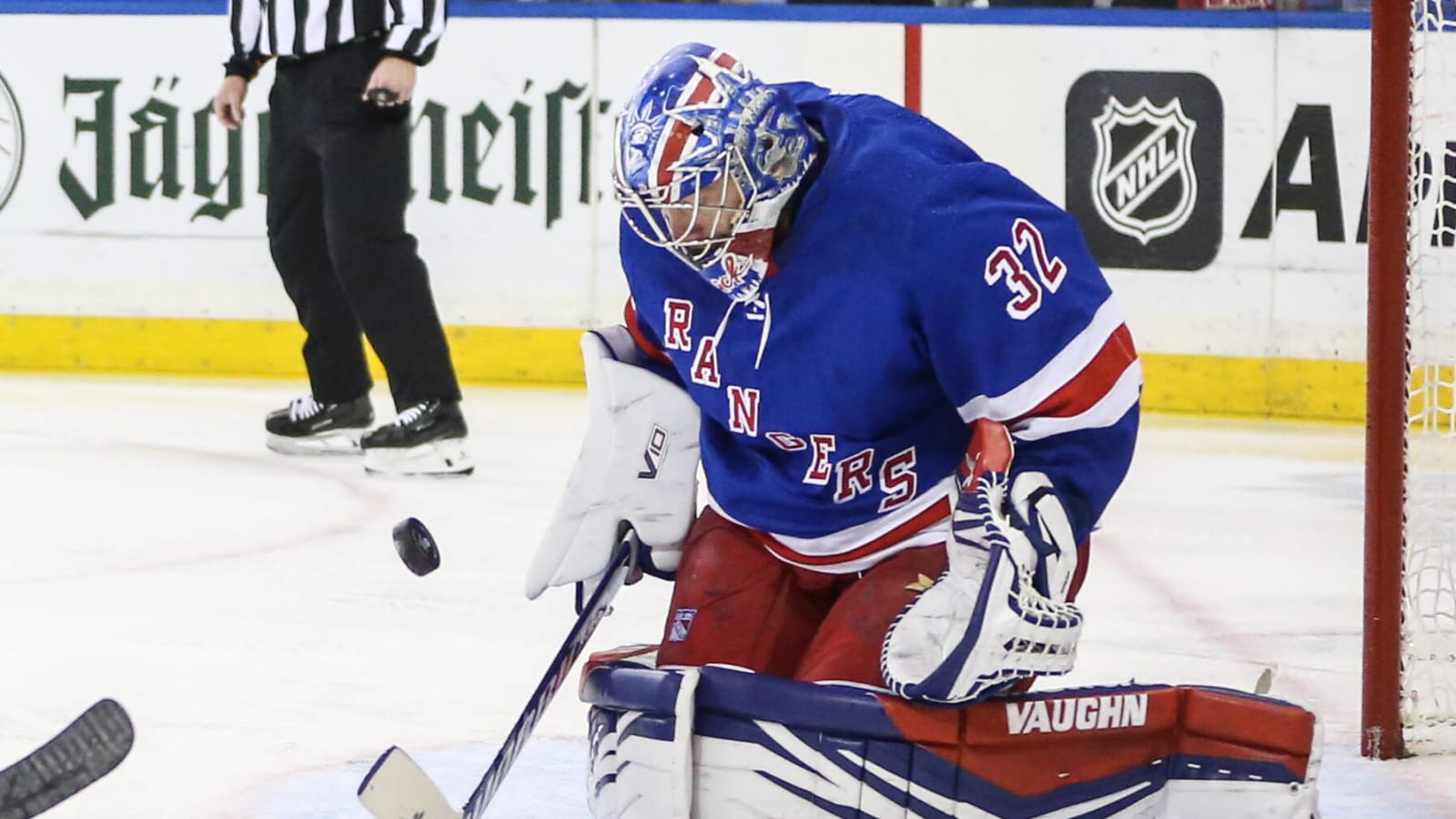 Rangers sign veteran goaltender to an extension