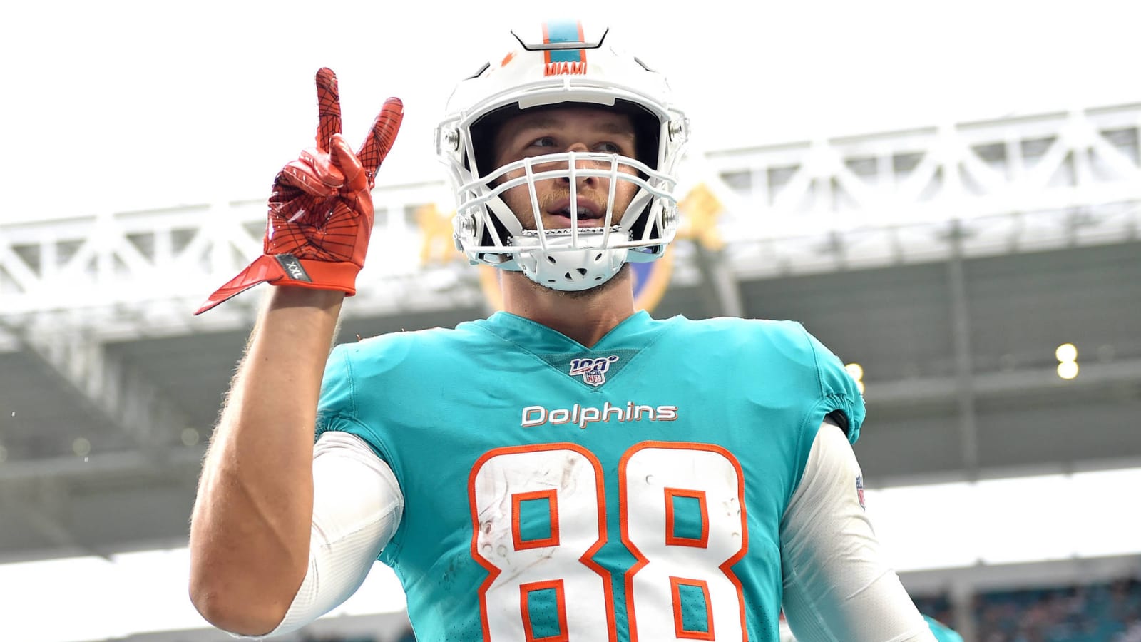 Watch: Dolphins TE Mike Gesicki makes absurd throw and catch over a house
