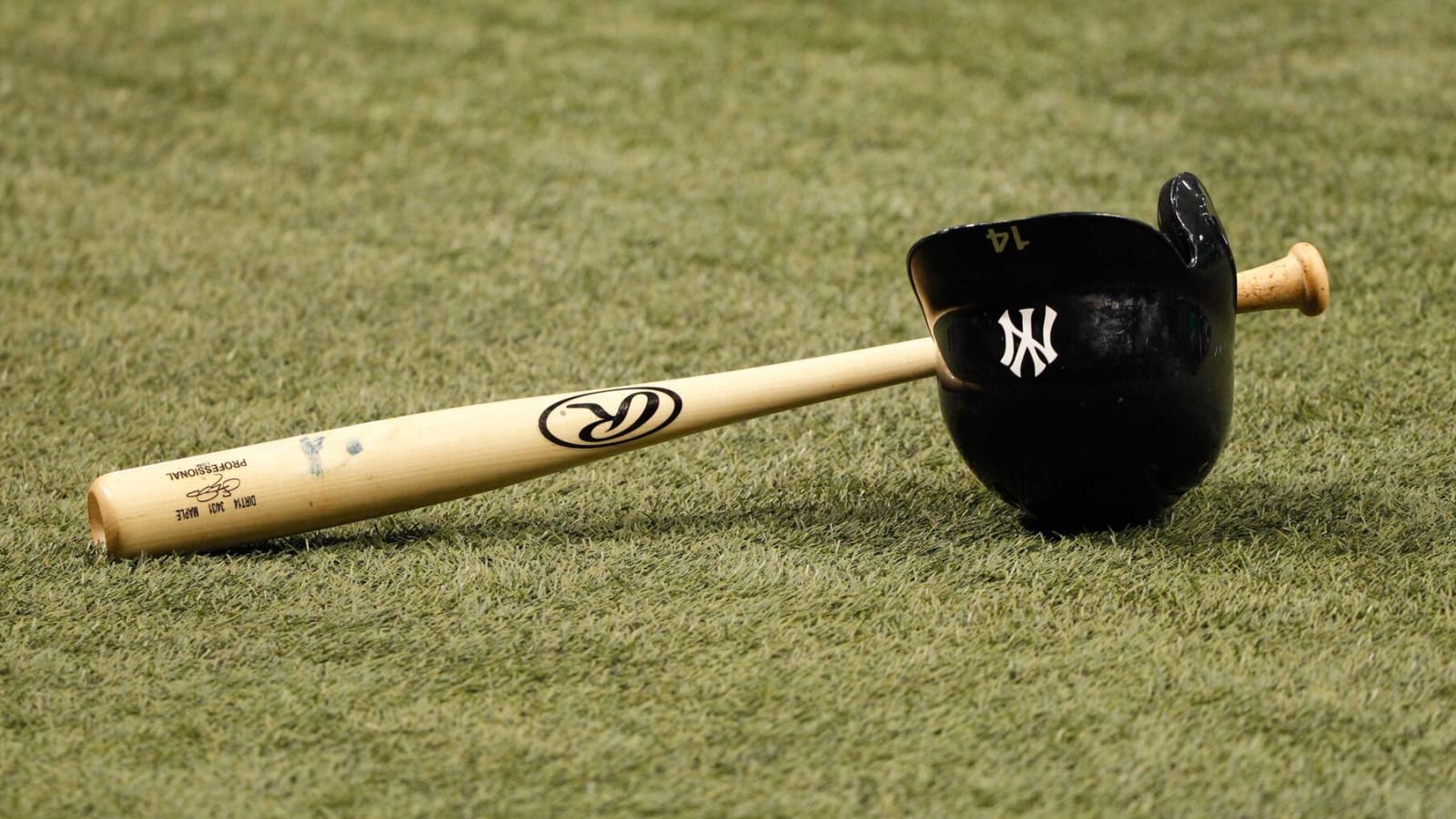 Yankees bat boy changes hair after going viral