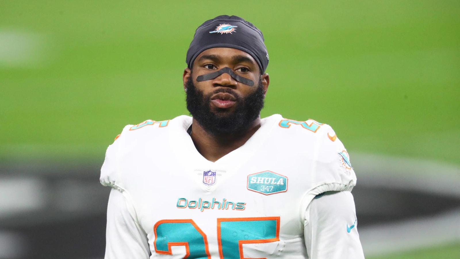 Xavien Howard officially requests trade from Dolphins