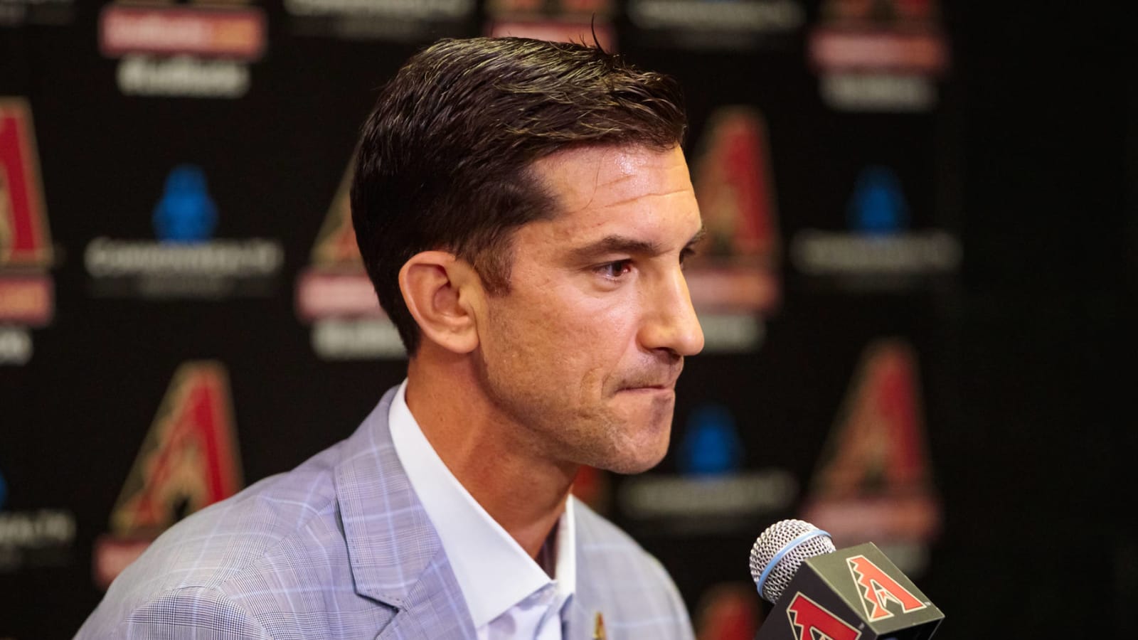 GM Mike Hazen discusses D-backs' offseason, plans for 2022