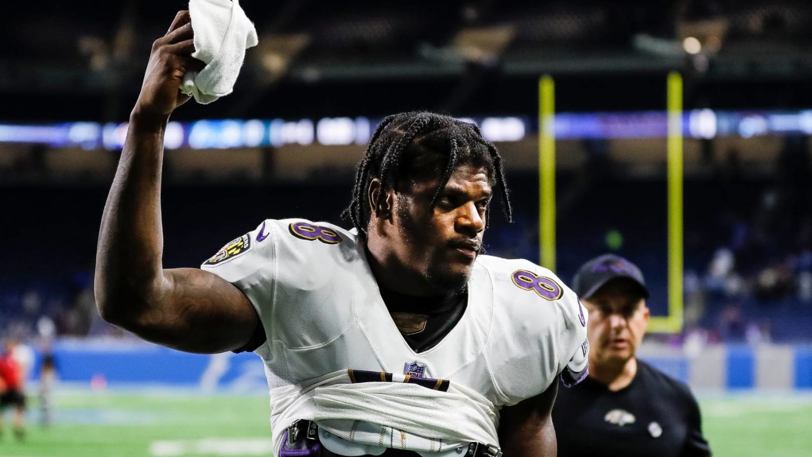 Lamar Jackson reacts to Louisville jersey retirement