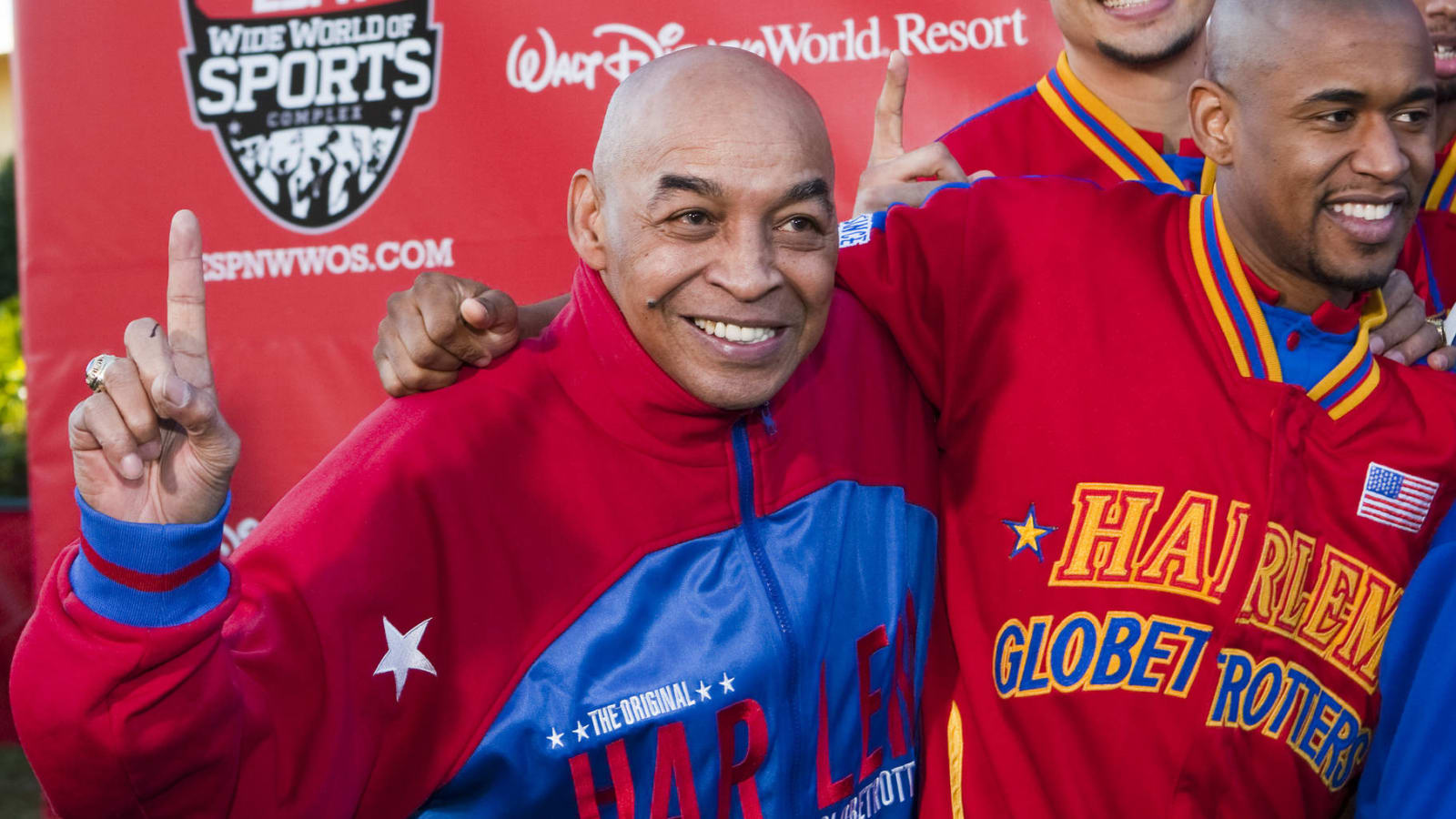 Harlem Globetrotters legend Curly Neal dies at age 77