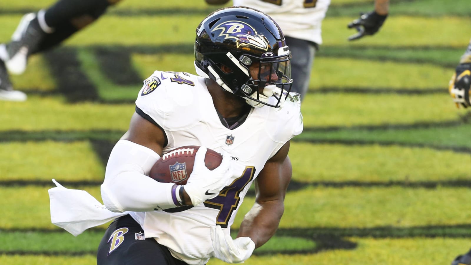 Ravens re-sign OLB Tyus Bowser to four-year, $22M deal