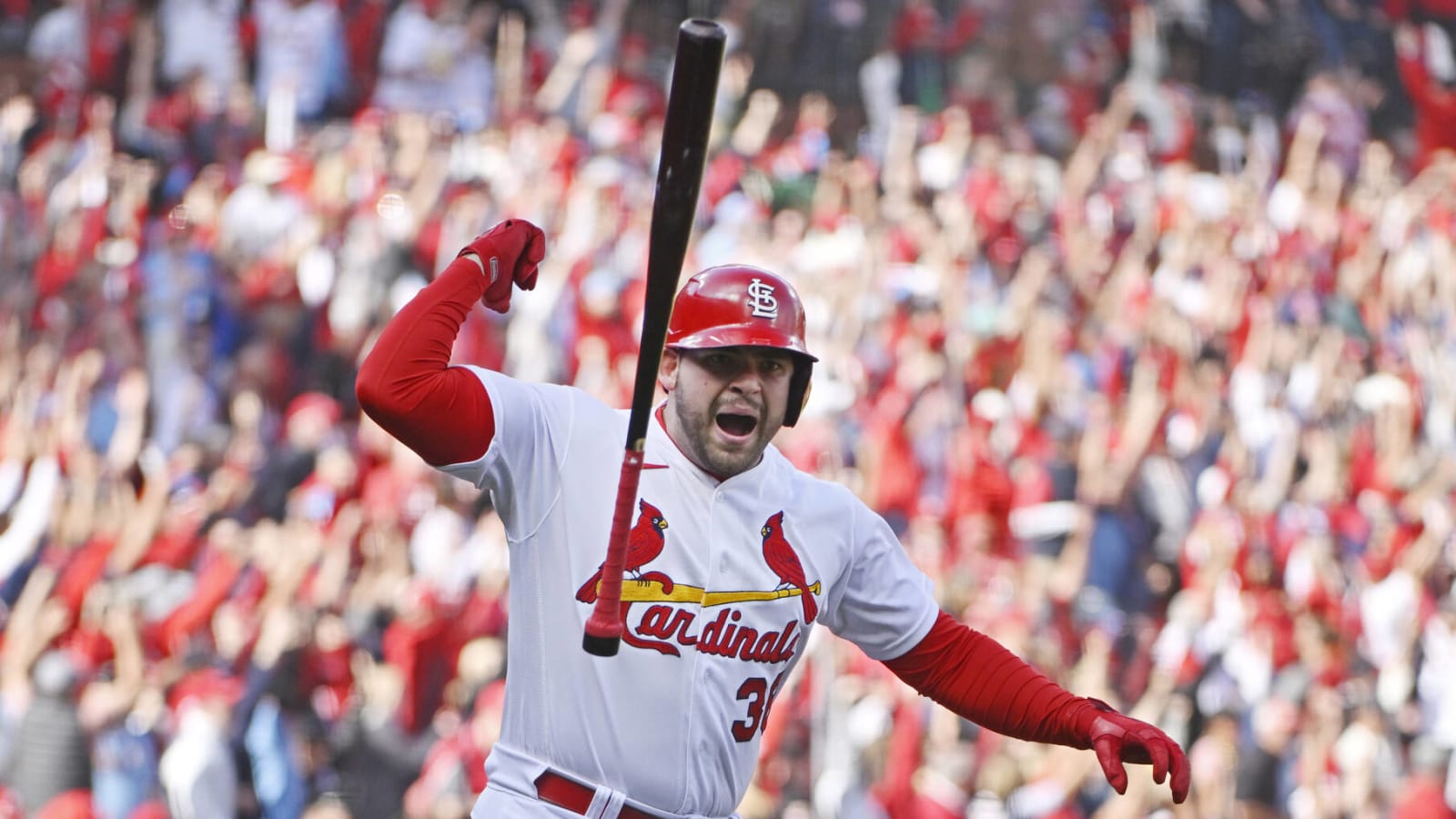 Juan Yepez does big bat flip after huge home run for Cardinals