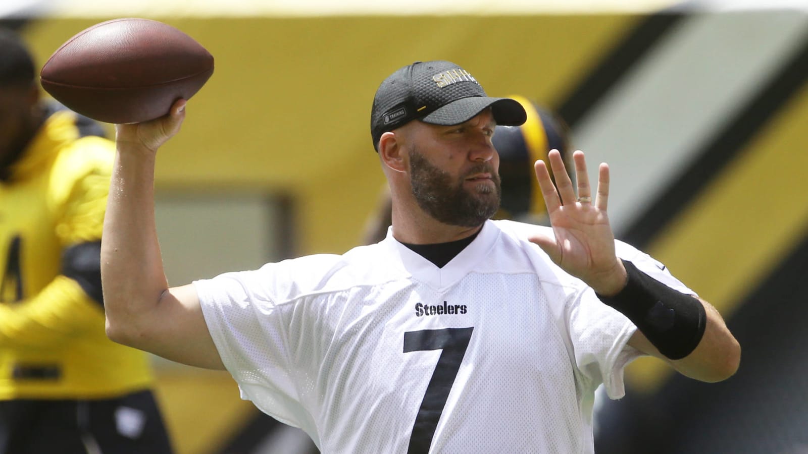 Cowher: Roethlisberger 'thriving' on proving doubters wrong