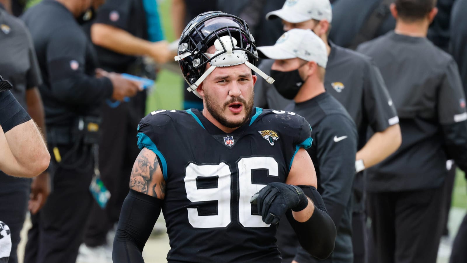 Jaguars re-sign DL Adam Gotsis